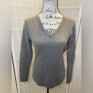 Qi cashmere V-Neck Sweater for Women